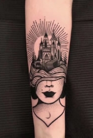 适合纹在腿和手臂上的一组性感纹身