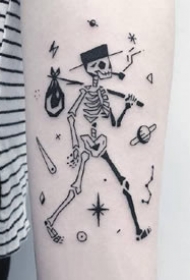 很小清新的一组黑灰小图案纹身