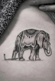 9想很有创意的一组黑灰点刺纹身图案