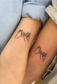 18组情侣手指的成对戒指等纹身图案