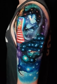 9张纹在手臂上的梦幻星空纹身图案