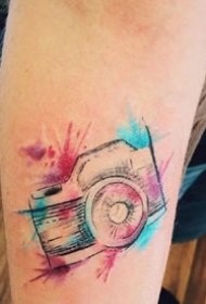 小清新的一组简单相机纹身作品和手稿