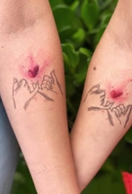 ​​27张适合​情侣闺蜜的小清新纹身图案