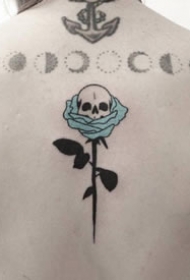 极简风格的9张小清新纹身图片