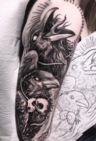 帅气的9张包臂暗黑系纹身图