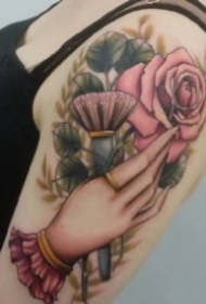 手控福利：关于手的一组漂亮纹身图案