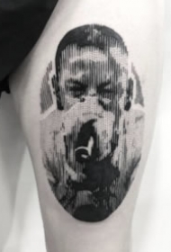 黑灰色的欧美人物头像纹身图案