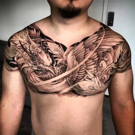 传统风格男性大花胸纹身作品