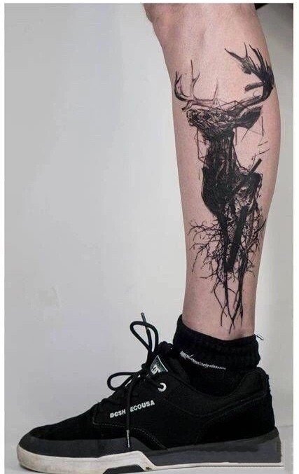 黑灰色的一组鹿头纹身图案