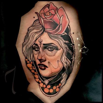 一组欧美女郎人像的school纹身图案