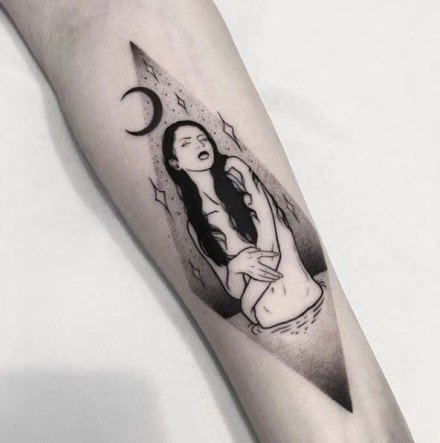 干干净净的18张黑灰插画风纹身图案