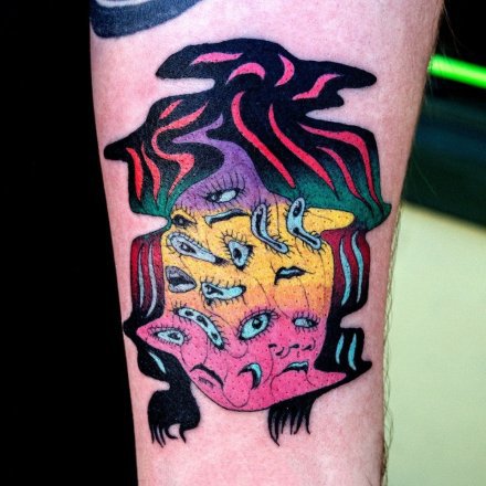 逼疯密集恐惧症患者的个性纹身图案