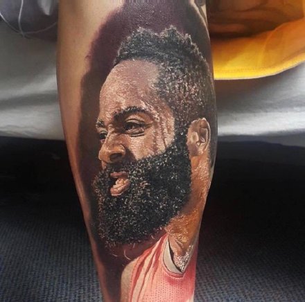 篮球迷的包臂写实篮球明星纹身作品