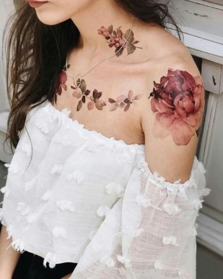 适合女生锁骨到肩部的唯美纹身图案18张
