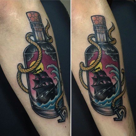 瓶子主题的一组玻璃瓶纹身图案