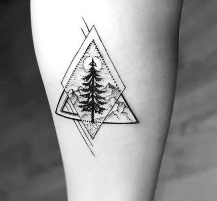 小清新的一组黑色小树纹身图片