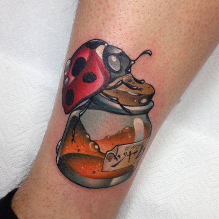 school风格的彩色瓶瓶罐罐瓶子纹身图案