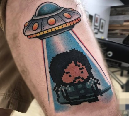 UFO飞碟主题的飞船纹身图案9张