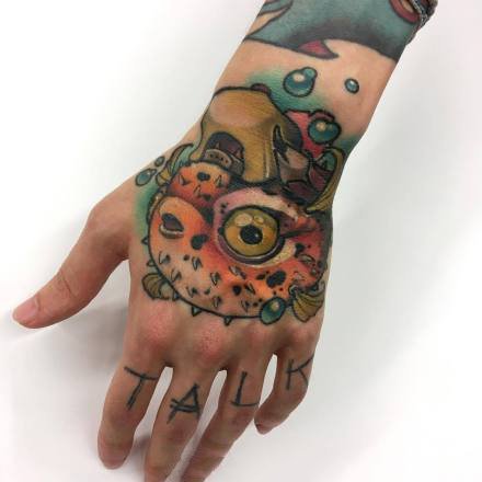 26张school风格的大花手背纹身图案作品