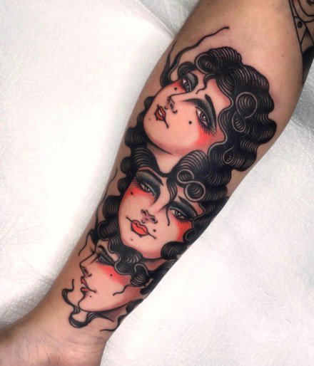 27张红色调风格的school女郎纹身图案