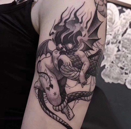 暗黑风格的天使爱神丘比特纹身图案
