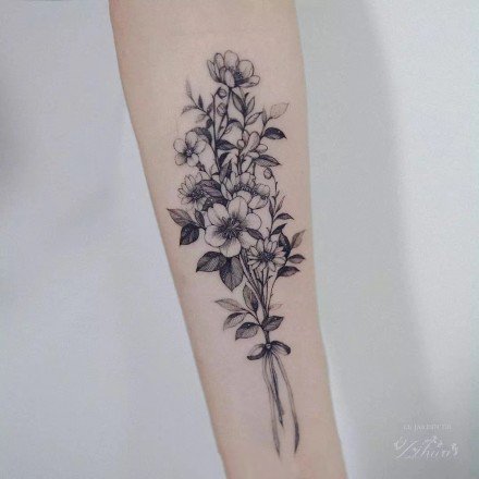 女生素花系列的18组纹身图片