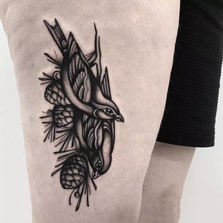 胳膊上很好看的18组黑灰纹身图案