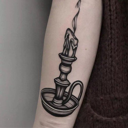 胳膊上很好看的18组黑灰纹身图案