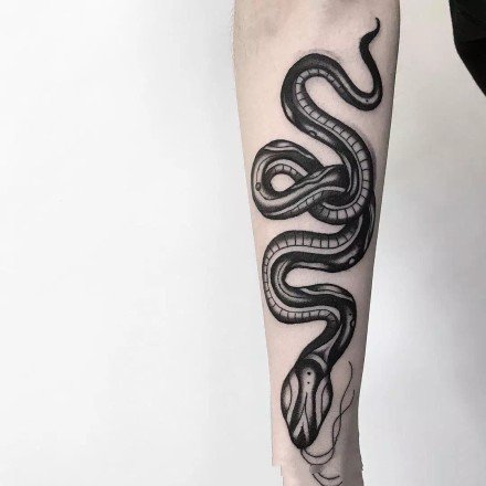 胳膊上很好看的18组黑灰纹身图案