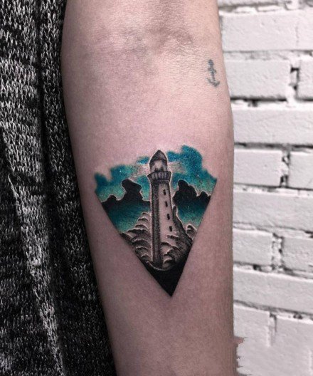 创意黑色点刺和蓝色搭配的纹身欣赏