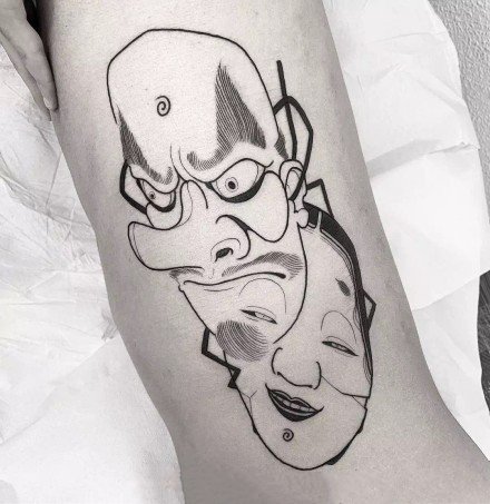 日式面具的暗黑线条简约纹身作品