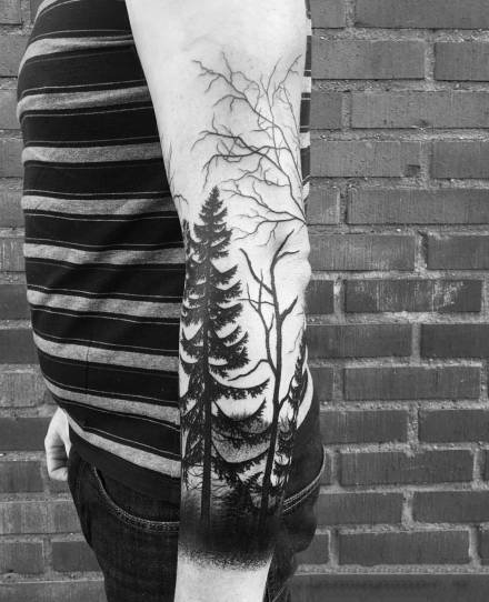 黑色森林主题的黑色树林风景纹身图片