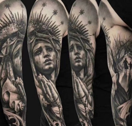 欧美黑灰写实风格的大黑花臂纹身图案