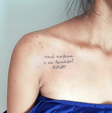 好看的18张女生英文字母纹身图案