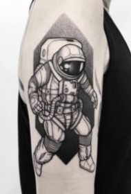 36张手臂上的黑灰小纹身图案