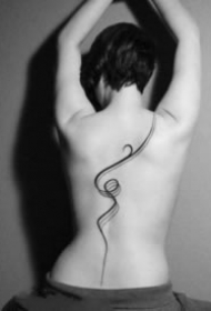 极简风格的18张线条纹身图片
