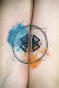 18组适合恋人的小清新成对情侣纹身图案