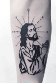 24张手臂上的小黑灰纹身作品图片