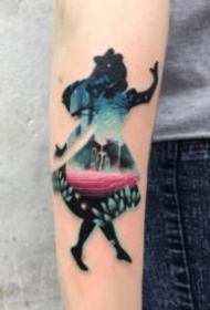 卡通影视女生爱丽丝的纹身作品欣赏