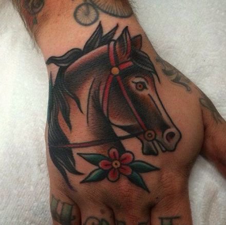 好看的一组彩色骏马纹身图案