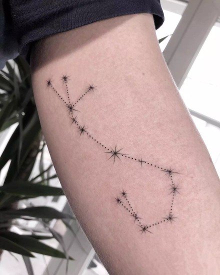 小星星连线的星座符号纹身图案
