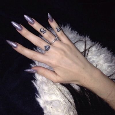 手指头上的简单小清新纹身图案欣赏