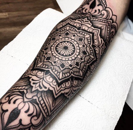 27组帅气的点刺梵花图腾纹身图案作品