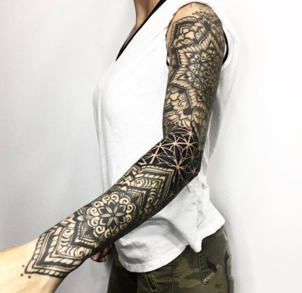 27组帅气的点刺梵花图腾纹身图案作品