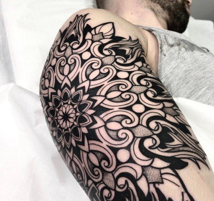 27组帅气的点刺梵花图腾纹身图案作品