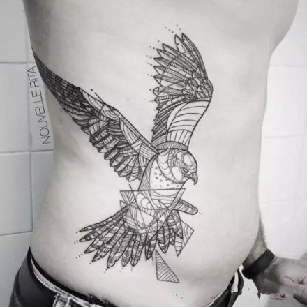 一组展翅雄鹰等老鹰的纹身线条图案