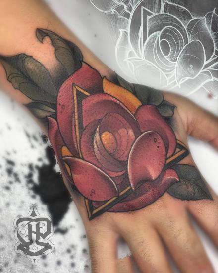 school风格的帅气手背部纹身图案