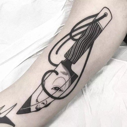 黑色的一组小刀匕首纹身图案