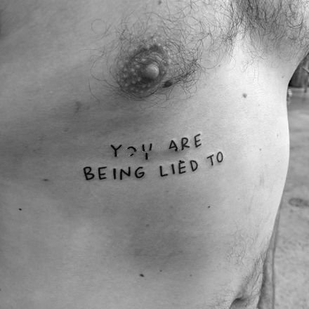 简单的一组9张英文字母短句纹身图片