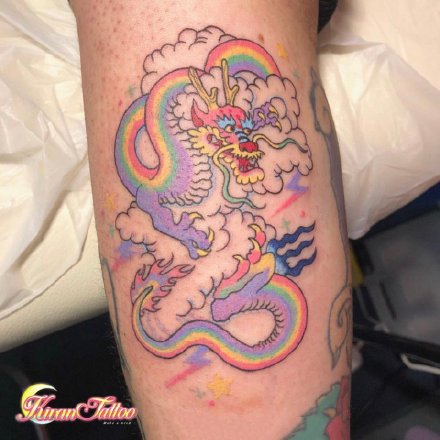 卡通风格的一组小龙纹身图案